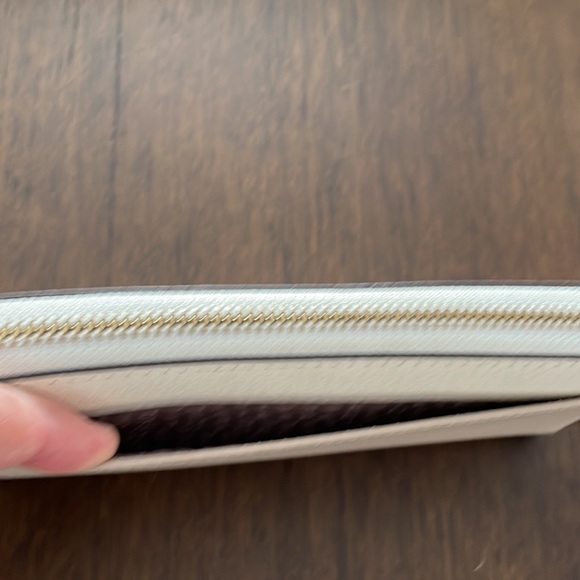 Kate Spade full sized wallet - Picture 2 of 4